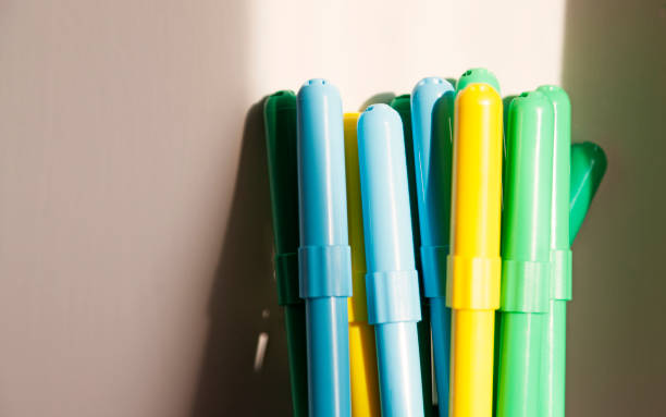 istock markers in blue, green and yellow 1487911502