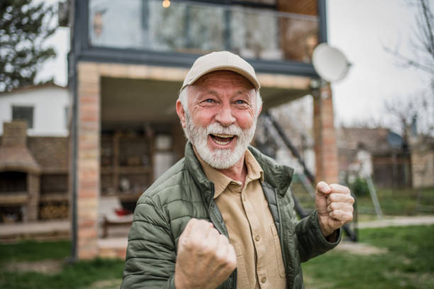 istock Retirement, carefree retirement days 1487946399