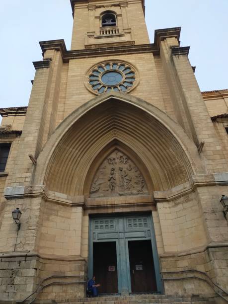 la catedral de san juan de albacete es un templo católico situado en albacete, españa. - ciudad de albacete fotografías e imágenes de stock