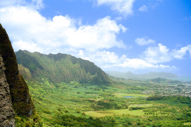 istock Nuuanu Pali Lookout 1488008171