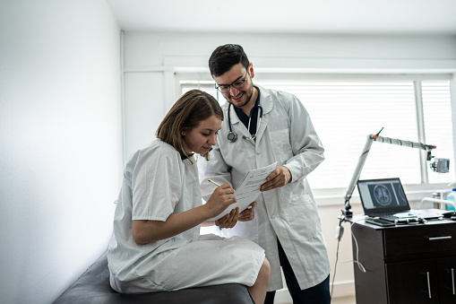 Doctors running to the operating room