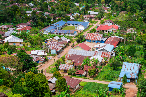 Ciudad rural de Ruteng en la isla de Flores, Indonesia photo