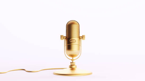 złoty złoty mikrofon luksusowe trofeum symbol sztuka bogactwo produkcja dekoracyjna białe tło - high society audio zdjęcia i obrazy z banku zdjęć