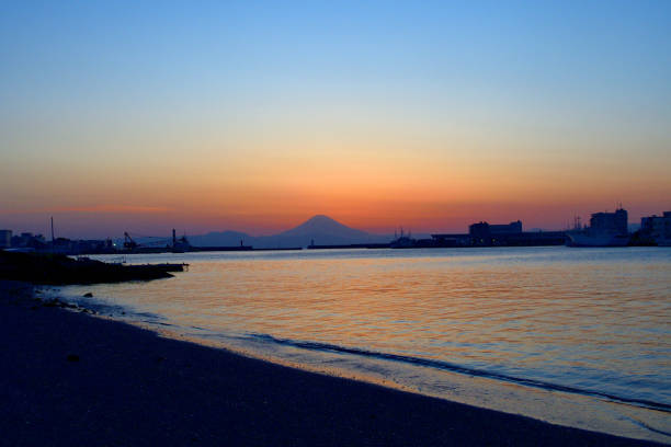 istock Sunset over Mt Fuji: View from Miura Peninsula, Kanagawa Prefecture 1488089135