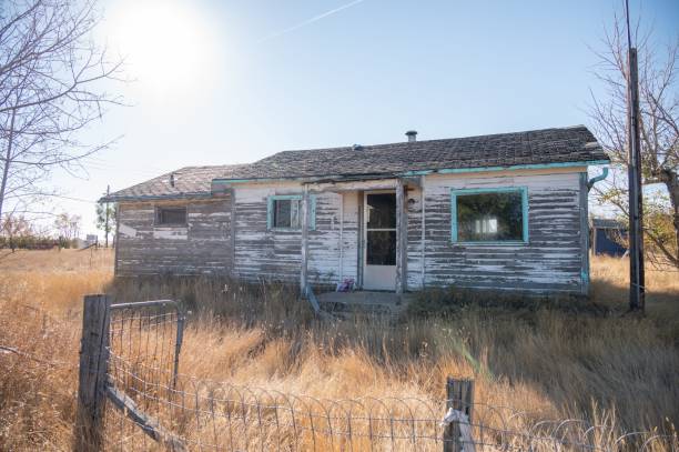 istock Abandoned house in an old ghost town 1488133331