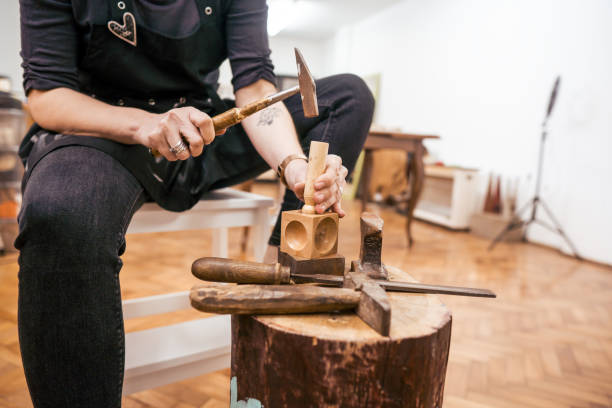 istock the artist makes a sculpture 1488136584