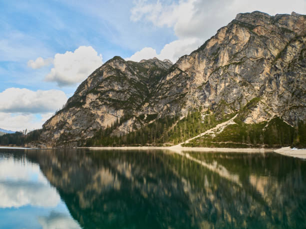 istock Climate change in  lake Braies 1488162634