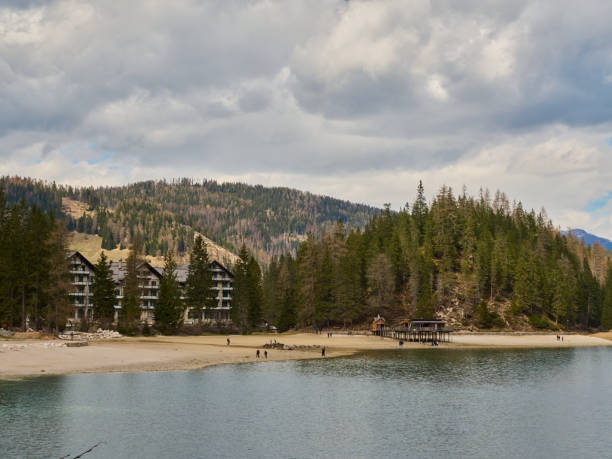 istock Climate change in  lake Braies 1488164771