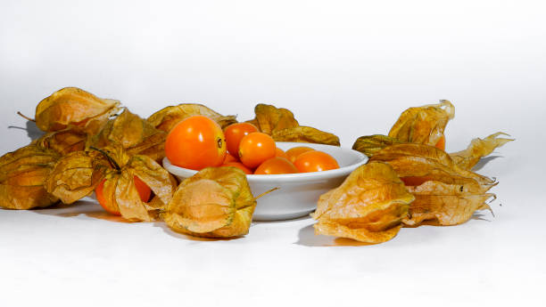 cape gooseberry delicious tropical fruit - gooseberry winter cherry uchuva isolated imagens e fotografias de stock