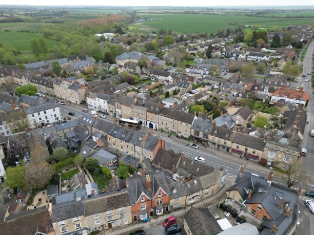 woodstock, ciudad comercial de oxfordshire reino unido dron, aéreo, vista de pájaro - oxfordshire fotografías e imágenes de stock