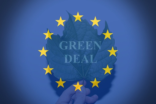 European flag with a leaf and the text Green Deal