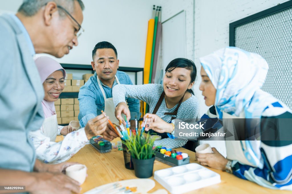 Multi Gen Studio Multi Generation Family In Art Class At Studio Stock Photo - Download ...