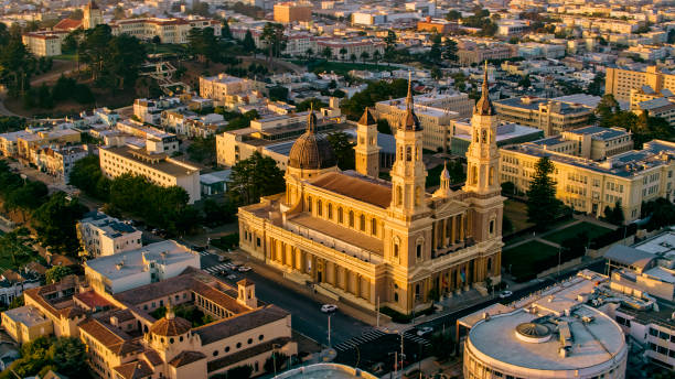 vista de la iglesia de san ignacio - saint ignatius church fotografías e imágenes de stock