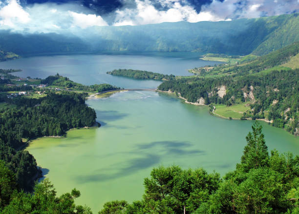 istock the two colored lakes at the Azores 1488311995