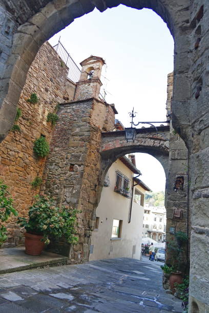 istock San Martino gate or Old gate in Anghiari 1488326682