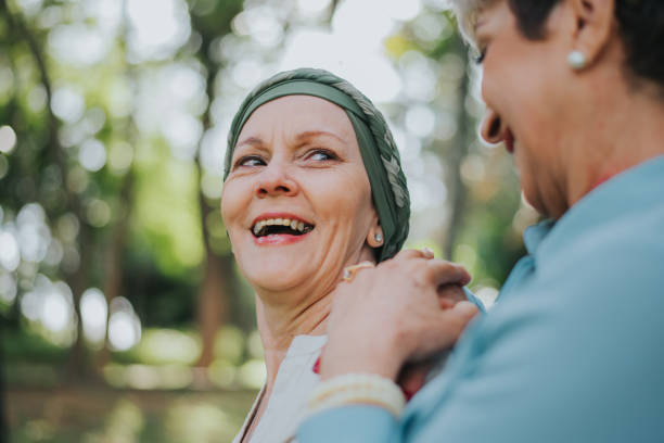 istock Friends, cancer patient 1488351452