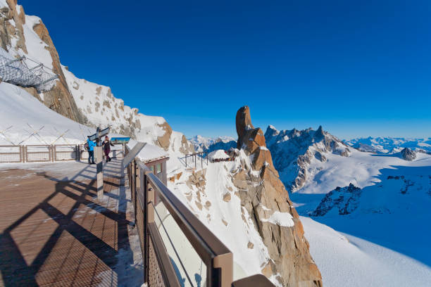 aiguille du midi, mont blanc, haute-savoie, french alps, france - aiguille du midi photos et images de collection