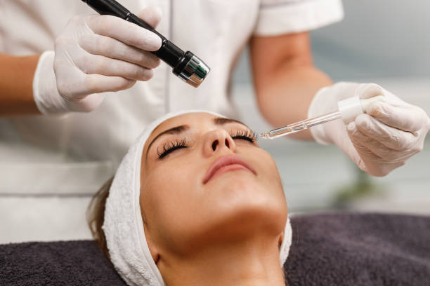 istock Mesotherapy Non Needle Treatment In A Beauty Salon 1488371876