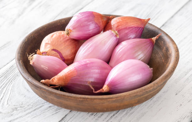 istock Bowl of shallots 1488395378