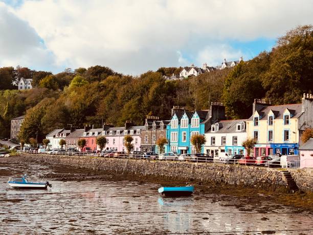 istock Tobermory high street 1488402300