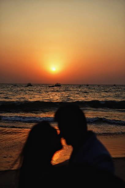 istock Sunsets and kisses 1488509297