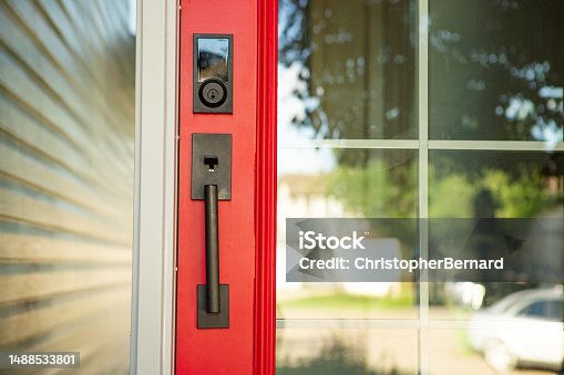 istock Front door knob 1488533801