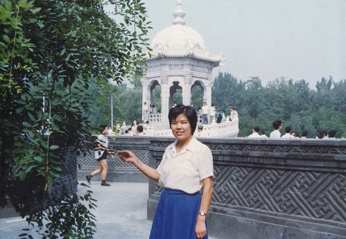 1990s Chinese Women Old Photo of Real Life