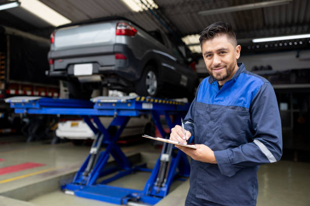 istock Mechanic working at an auto repair shop 1488626473
