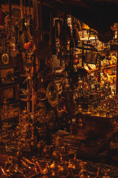 istock Antique kitchenware store in turkish bazar 1488629751