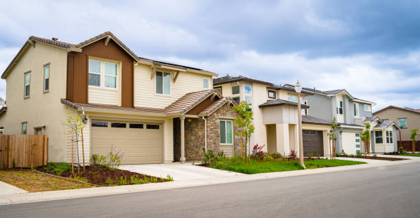 istock Row of double story homes 1488641116