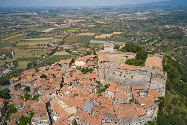 aerial close-up view of the medieval town of Latin sermoneta aerial close-up view of the medieval town of Latin sermoneta sermoneta stock pictures, royalty-free photos & images