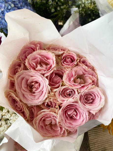 istock bouquet of pink roses 1488716706