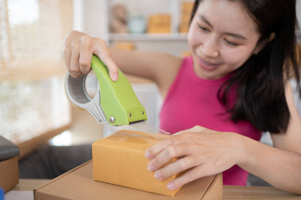 istock Online selling business 1488750295