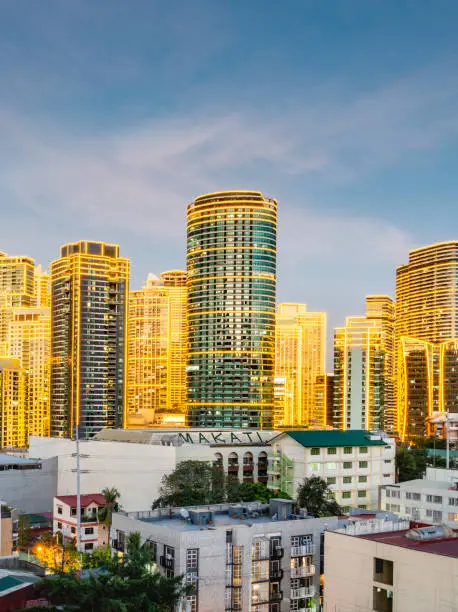 After sundown,the modern high rise apartment and office blocks of Makaiti come to life,when the beautiful bright golden flourescent strip lights covering the buildings,are switched on.