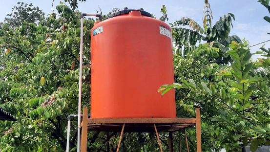 tank where clean water is orange