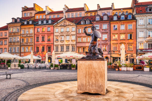 istock Old Town Square in Warsaw during a Sunny Day 1488961293