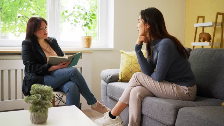 Woman Japanese ethnicity at the therapy