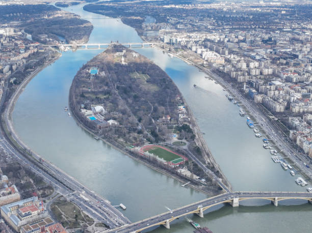 isla margarita y puente margit en budapest, hungría. - margit bridge fotos fotografías e imágenes de stock