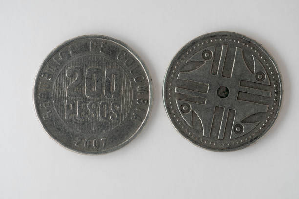 200 Colombian pesos coins