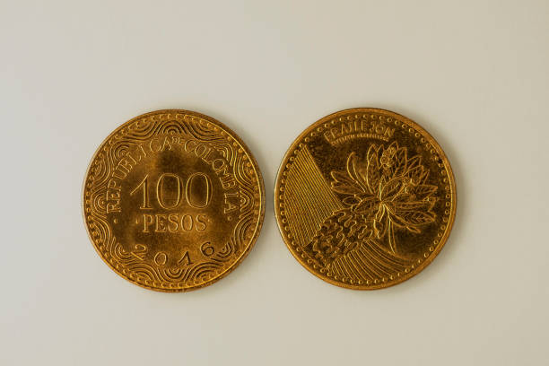istock 100 Colombian pesos coins 1489163090
