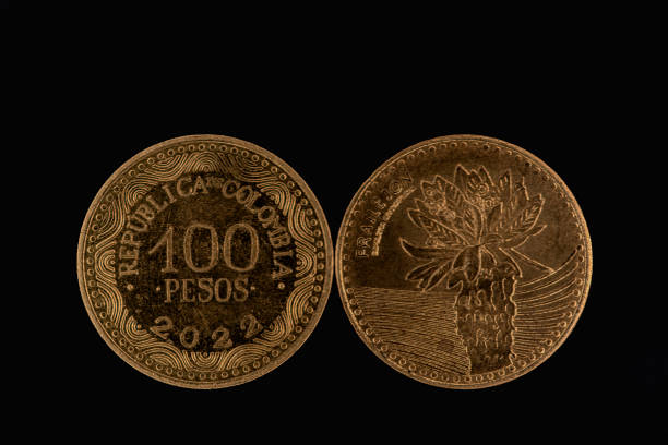 100 Colombian pesos coins
