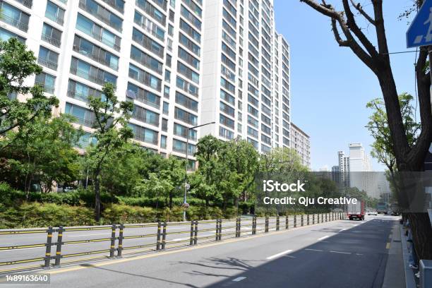 Cityscape Of Dongbu Ichondong Yongsangu Seoul South Koorea Stock Photo - Download Image Now