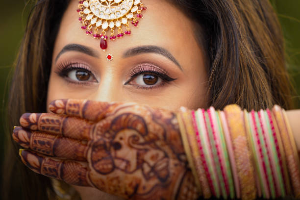 istock Indian woman in Saree/Sari 1489175006