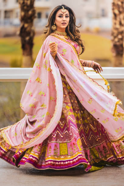 istock Indian woman in Saree/Sari 1489175075