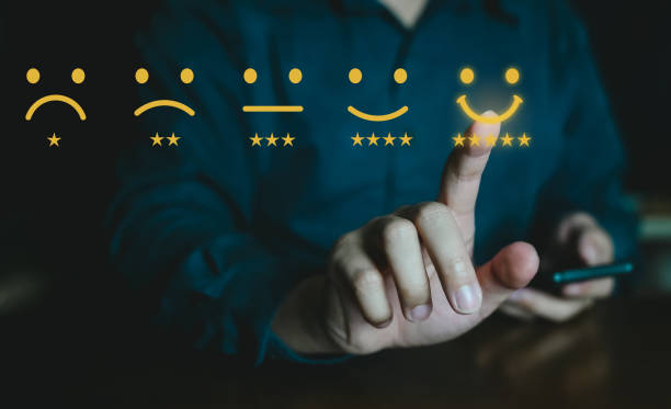 istock feedback and review by pointing five star Testimonial, Customer service. 1489190133