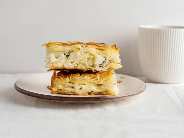 トルコ菓子ボレック、トルコのス・ボレギ、ス・ボレギ/トルコパティ - börek turkish culture middle eastern cuisine pie ストックフォトと画像