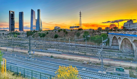 4 torres al atardecer