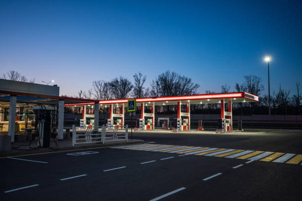 istock Gas station in the night 1489407768
