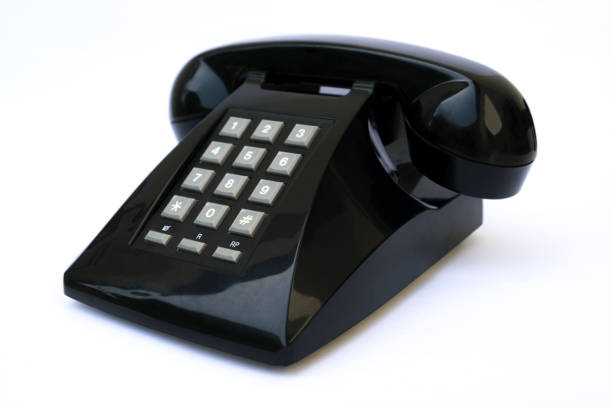 istock black vintage telephone 1489472942