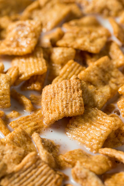 istock Sweet Crunchy Cinnamon Breakfast Cereal 1489506085